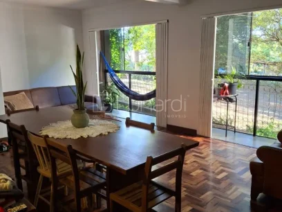 Apartamento com 3 Dormitórios