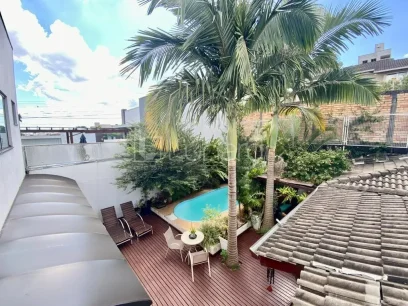 Foto Casa com 4 Suítes