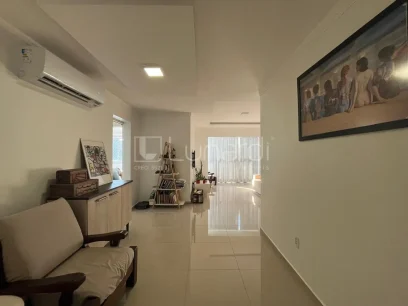 Foto Apartamento com 3 Dormitórios