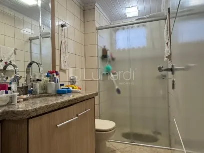Foto Apartamento com 3 Dormitórios