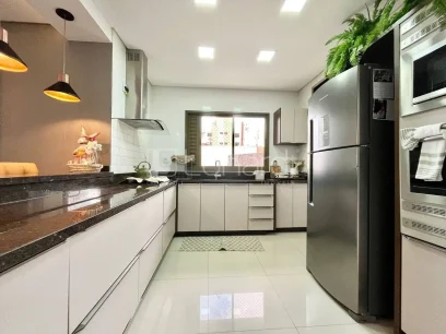 Foto Apartamento com 3 Dormitórios