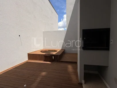 Foto Sobrado com 3 Dormitórios