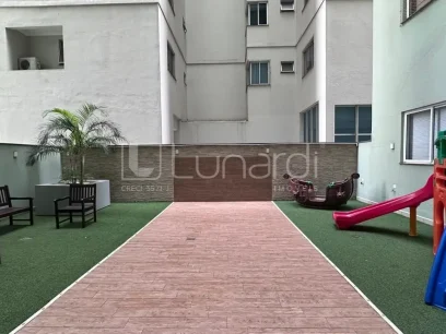 Foto Apartamento com 2 Dormitórios