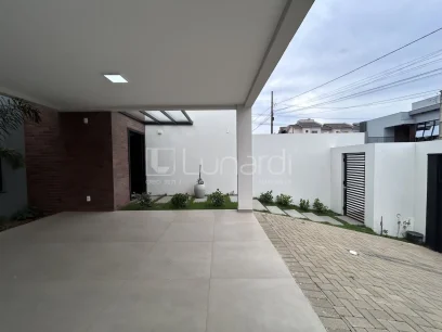 Foto Sobrado com 3 Dormitórios