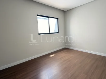 Foto Sobrado com 3 Dormitórios