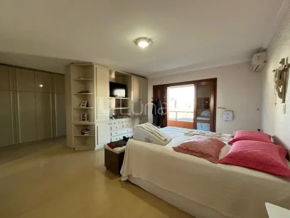 Foto Casa com 4 Dormitórios