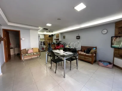 Foto Casa com 4 Dormitórios