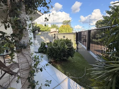 Foto Casa com 3 Dormitórios