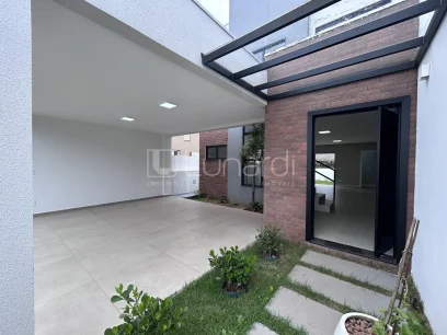 Foto Sobrado com 3 Dormitórios