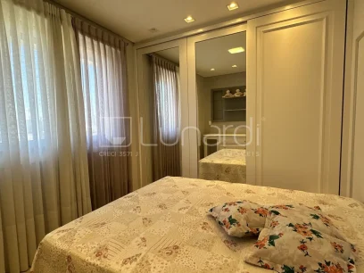 Foto Apartamento com 2 Dormitórios