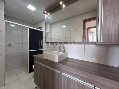 Foto Apartamento com 2 Dormitórios