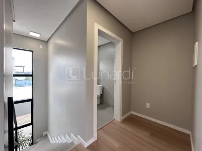 Foto Sobrado com 3 Dormitórios