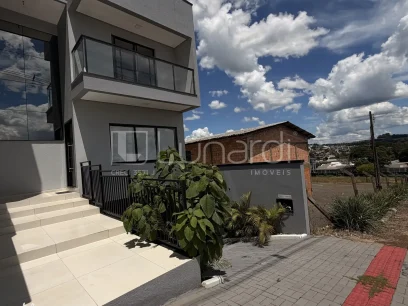 Foto Sobrado com 3 Dormitórios