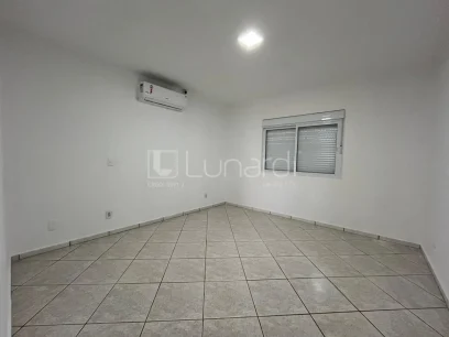 Foto Casa com 4 Dormitórios