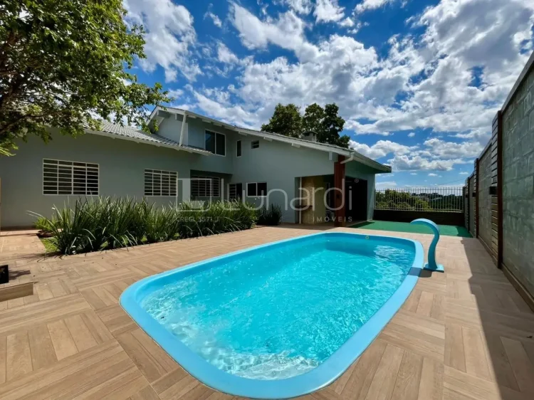 Casa com 4 Dormitórios