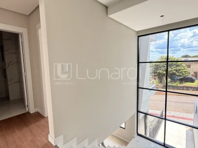 Foto Sobrado com 3 Dormitórios