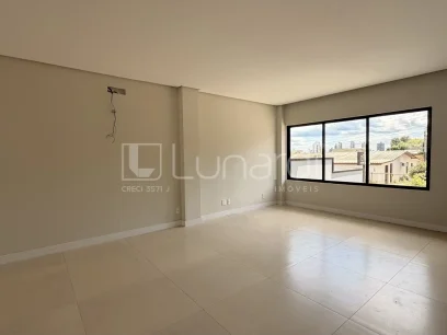 Foto Sobrado com 3 Dormitórios