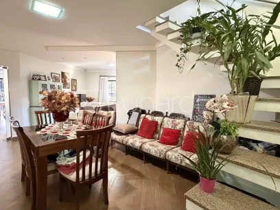 Foto Casa com 3 Dormitórios