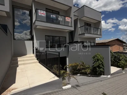 Sobrado com 3 Dormitórios