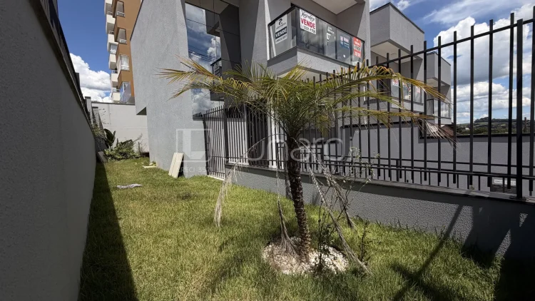 Sobrado com 3 Dormitórios