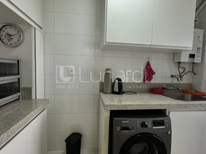 Foto Apartamento com 2 Dormitórios