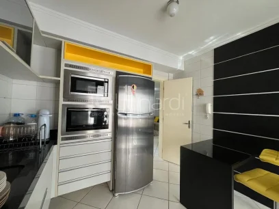 Foto Apartamento com 3 Dormitórios