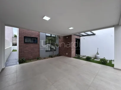 Foto Sobrado com 3 Dormitórios