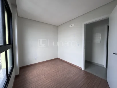 Foto Apartamento com 2 Dormitórios