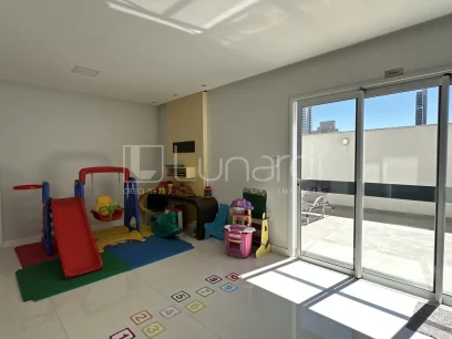 Foto Apartamento com 2 Dormitórios