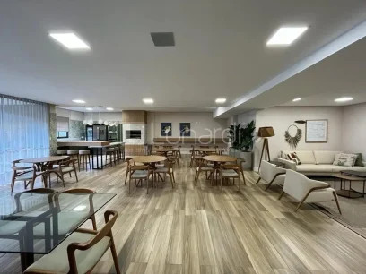 Foto Apartamento com 2 Dormitórios