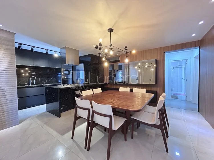 Apartamento com 3 Dormitórios