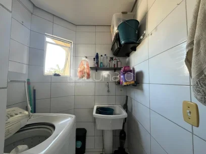 Foto Apartamento com 2 Dormitórios