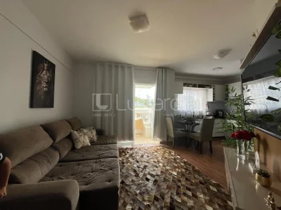 Foto Apartamento com 2 Dormitórios