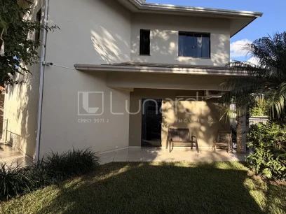 Foto Casa com 3 Dormitórios