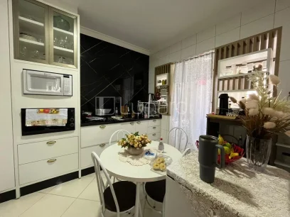 Foto Apartamento com 2 Dormitórios