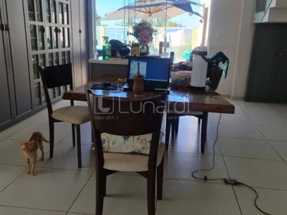 Foto Casa com 3 Dormitórios