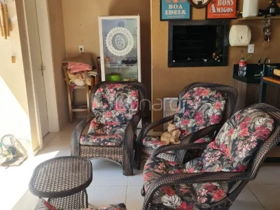 Foto Casa com 3 Dormitórios