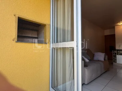 Foto Apartamento com 2 Dormitórios