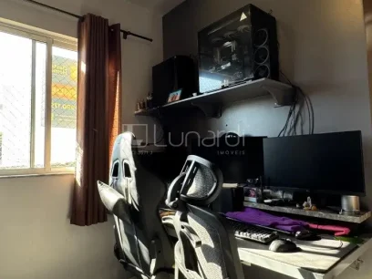 Foto Apartamento com 2 Dormitórios