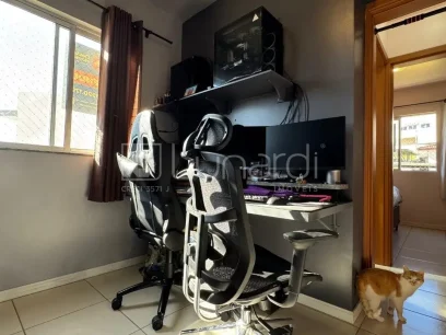 Foto Apartamento com 2 Dormitórios