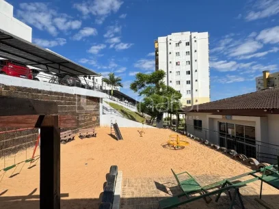 Foto Apartamento com 2 Dormitórios