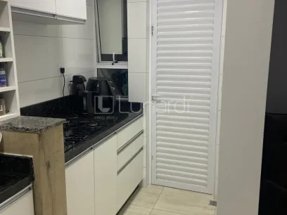 Foto Apartamento com 2 Dormitórios