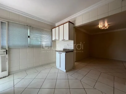 Foto Casa com 4 Dormitórios