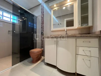 Foto Casa com 4 Dormitórios