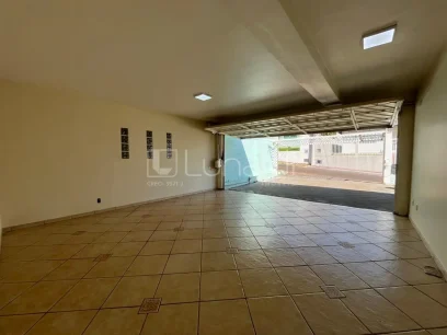 Foto Casa com 4 Dormitórios