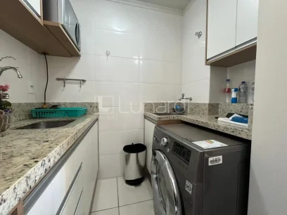 Foto Apartamento com 2 Dormitórios