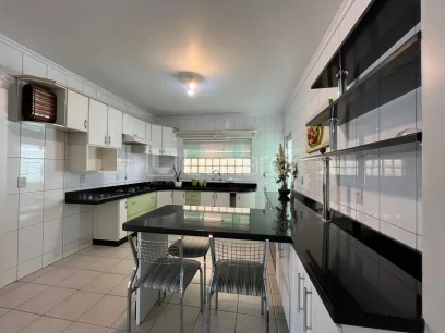 Casa com 3 Dormitórios - Miniatura - Lunardi Imóveis