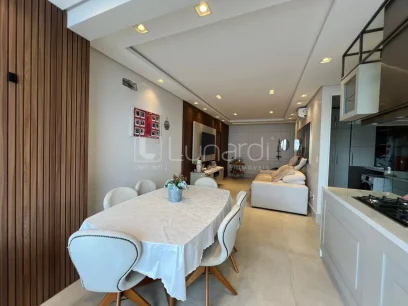 Foto Apartamento com 2 Suítes