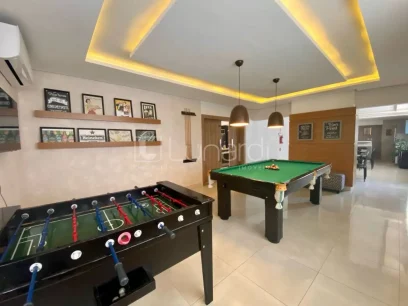 Foto Apartamento com 2 Dormitórios