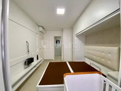 Foto Apartamento com 2 Dormitórios